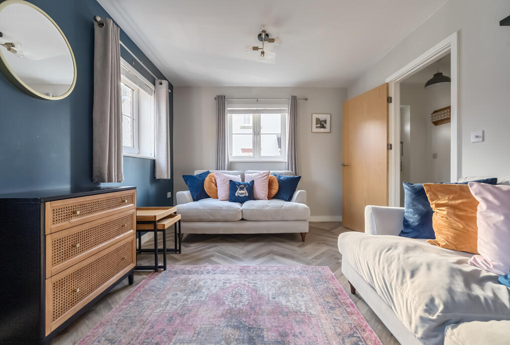 1364820-15-68fb4b...