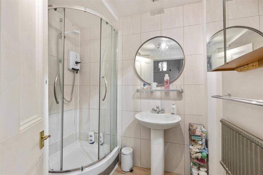 Flat 3, 9, Inner Park Road,11.jpg