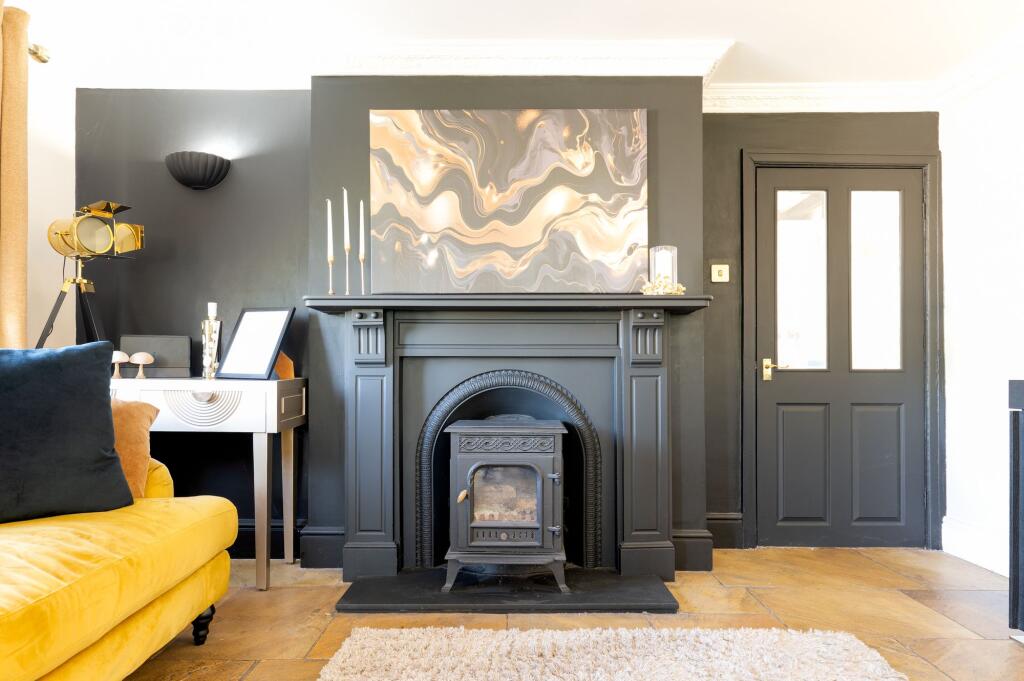 RECEPTION ROOMS AND KITCHEN