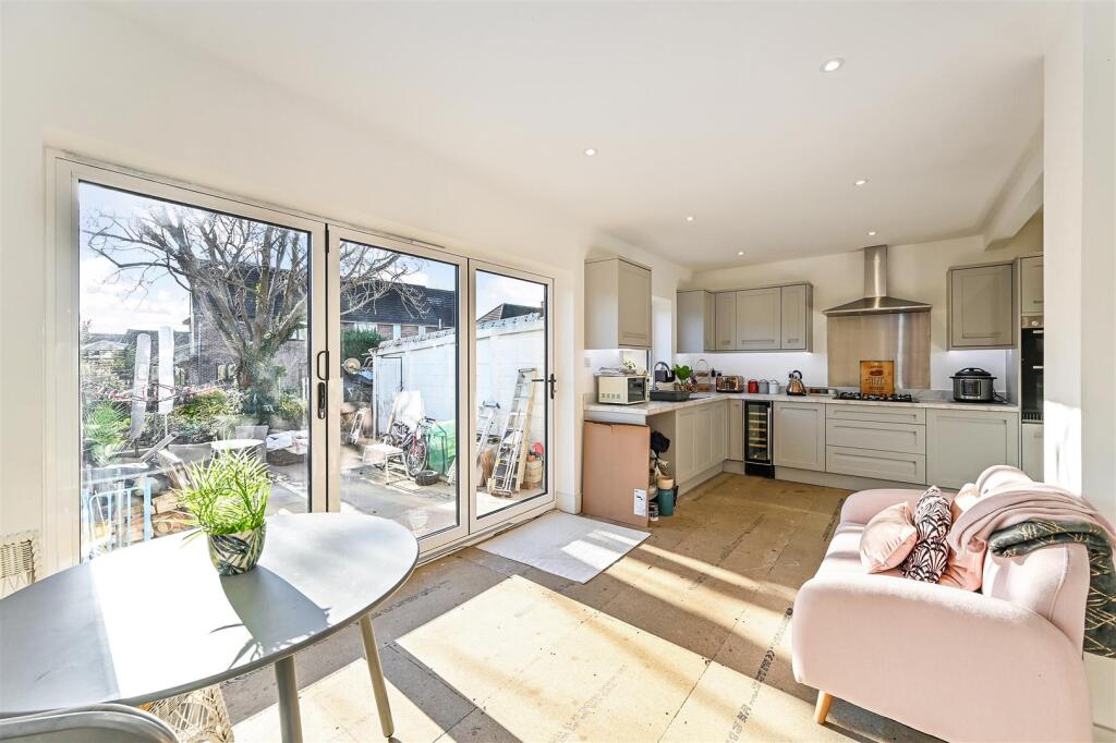 Kitchen / Diner