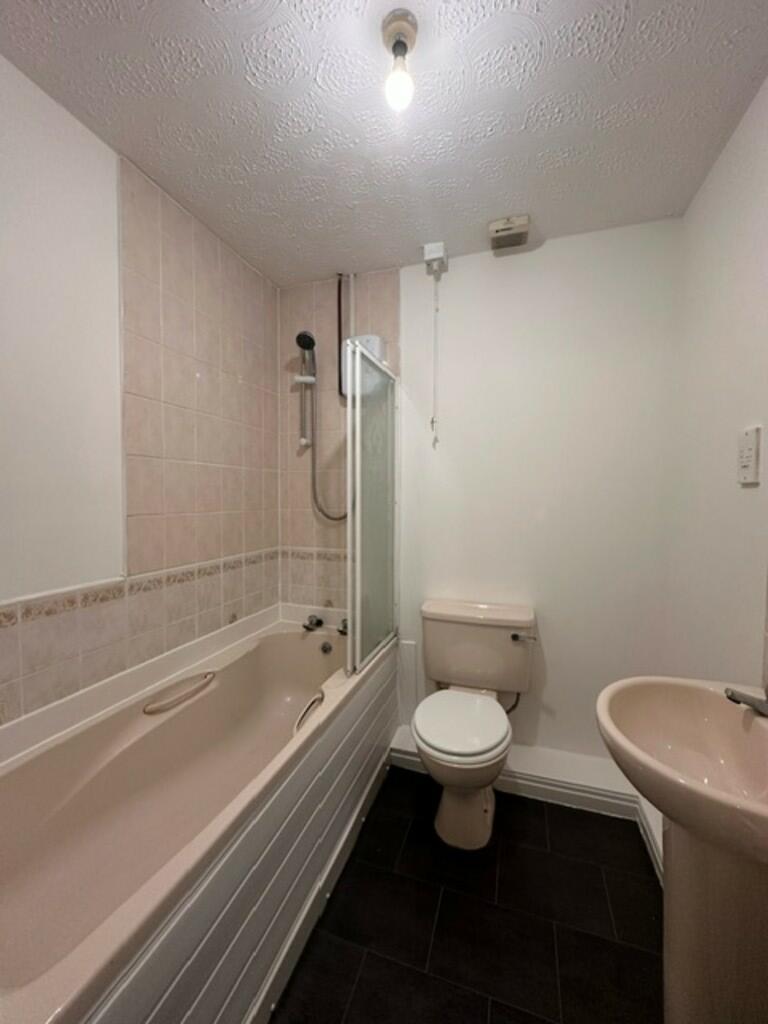 Parkwood bathroom