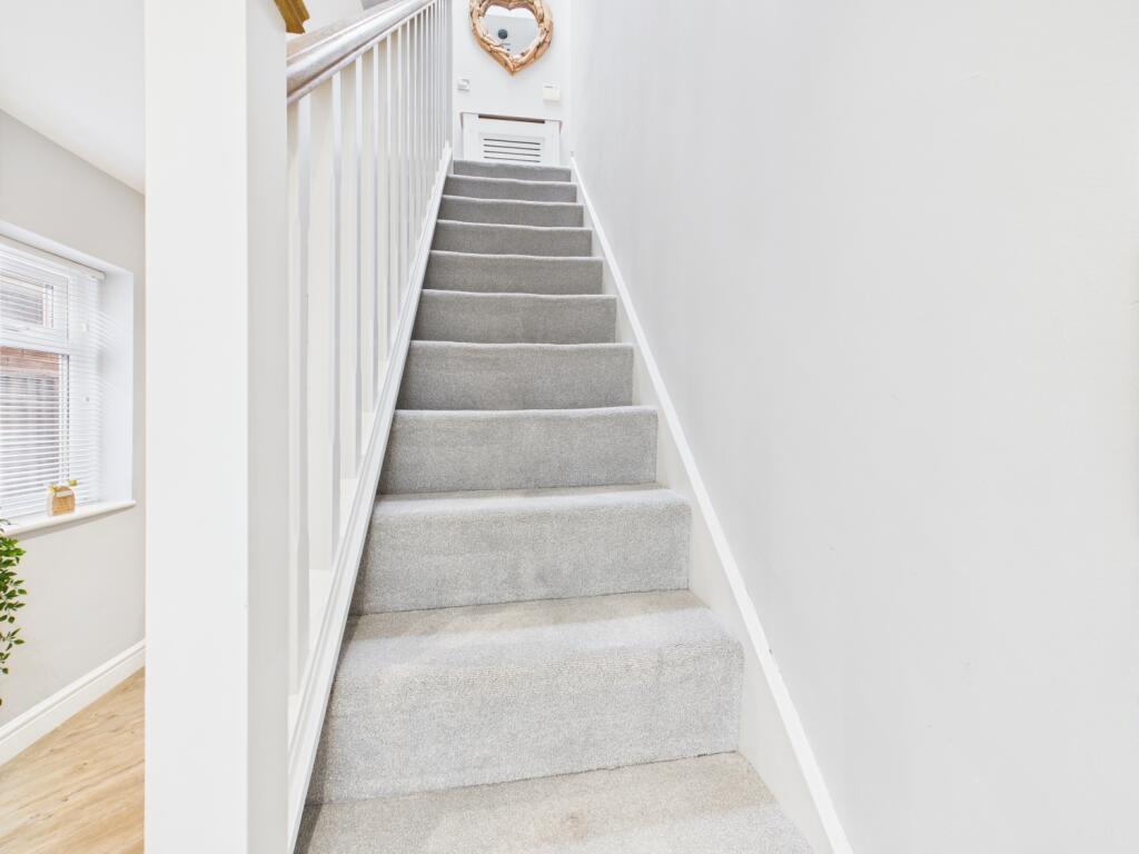 CAM03729G0-PR0101-STILL027