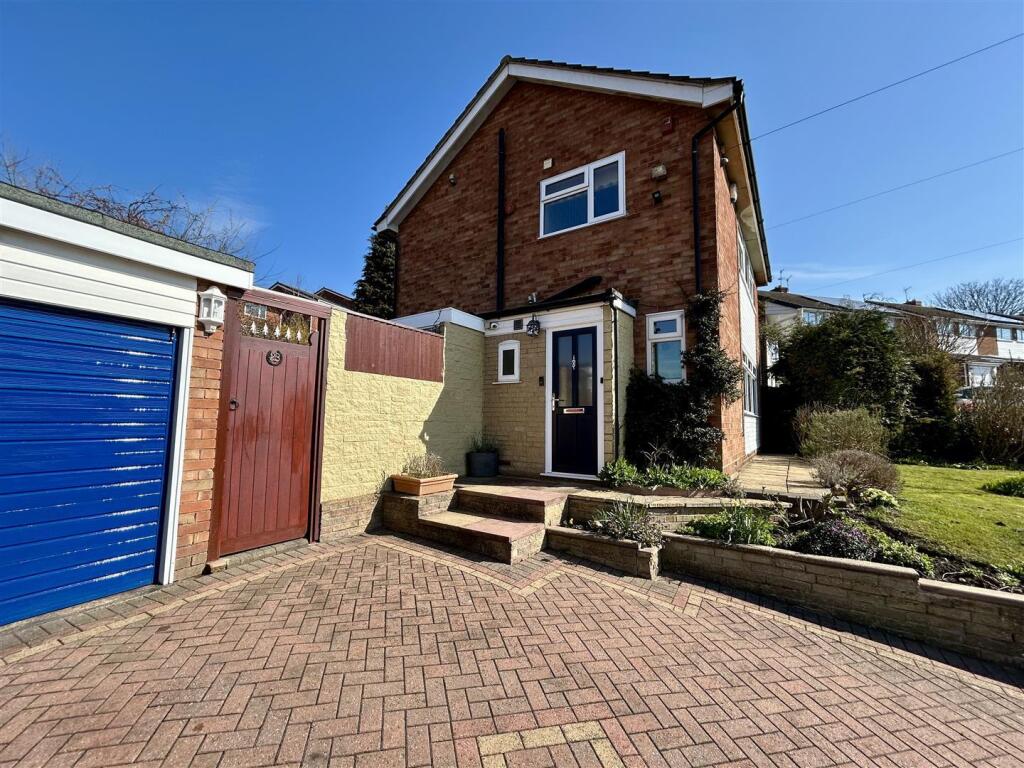 Castle Close Cradley Heath 1.jpg