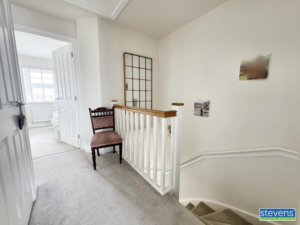 image00003_blurred (7)