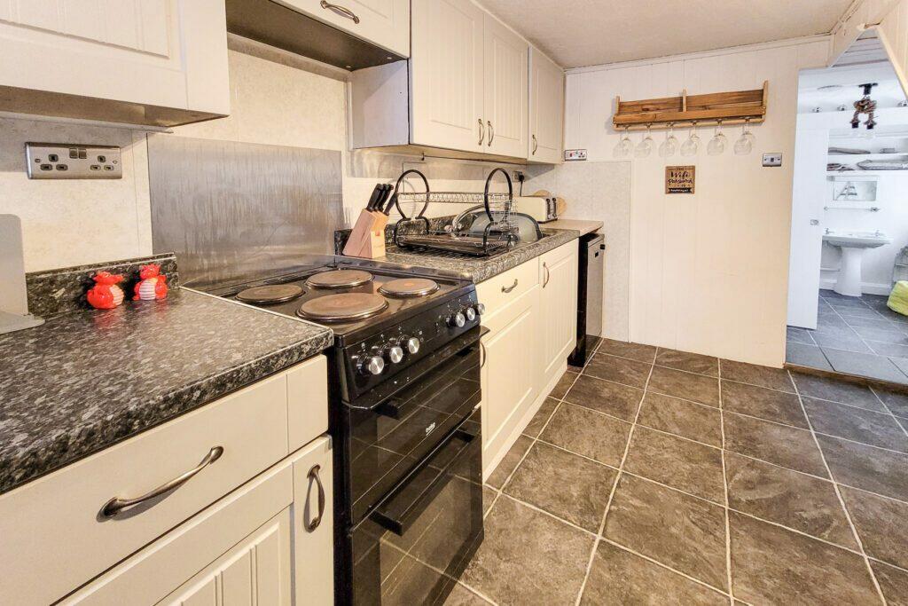 Ty Croes - Kitchen