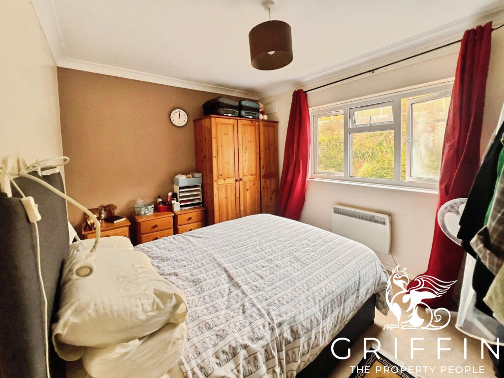 39a2d203bedroom201