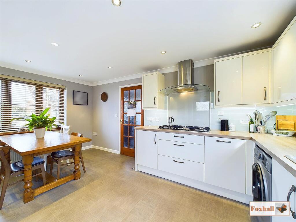 Kitchen / Breakfast Room