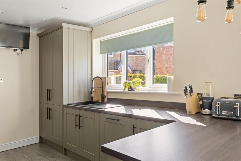 7_Beech_Tree_Court_10.jpg