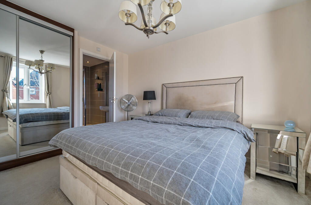 1376875-13-692073...