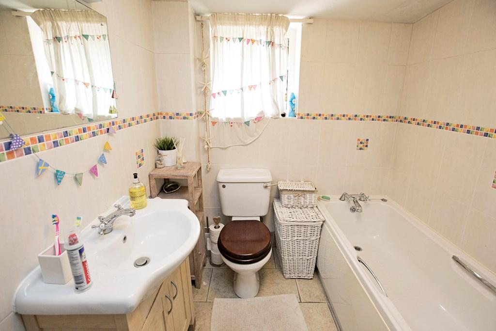 Bath/wetroom