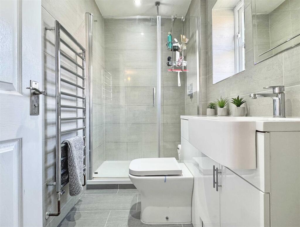 En-Suite b.jpg