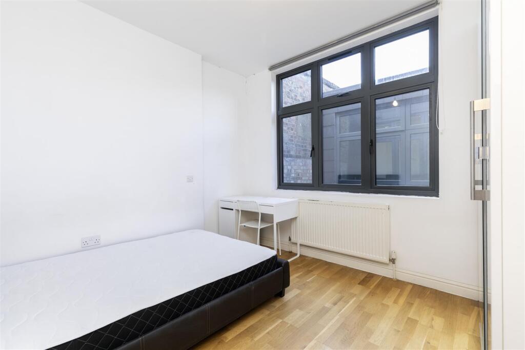 137 Camden High Street -9.jpg