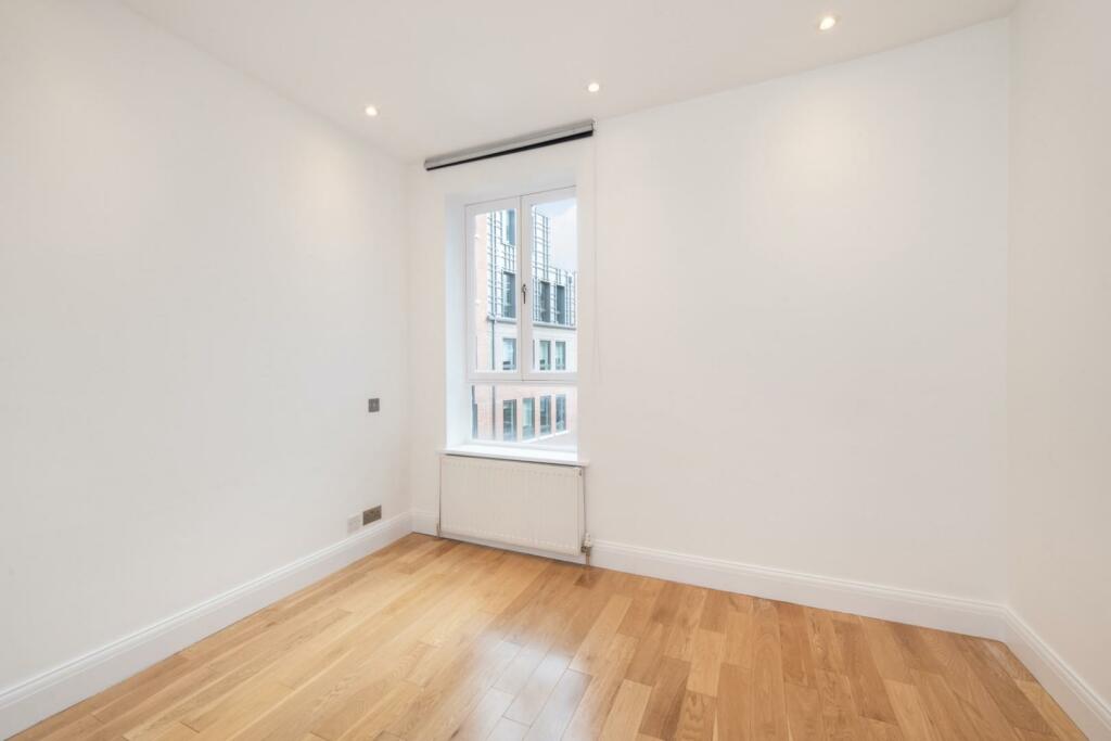 BEDROOM 1.jpg
