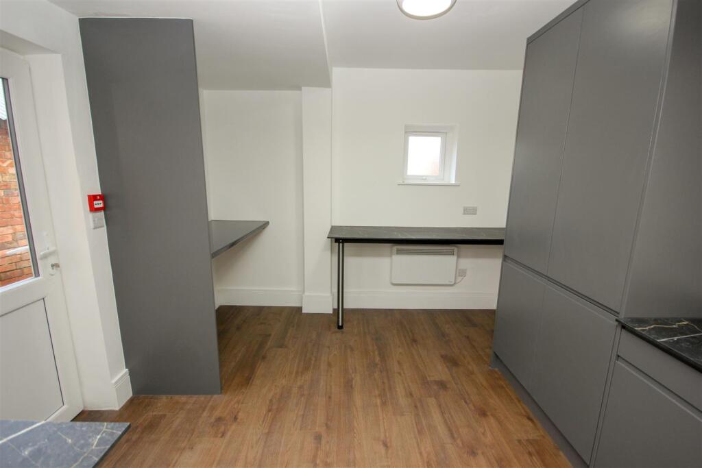 Kitchen..jpg