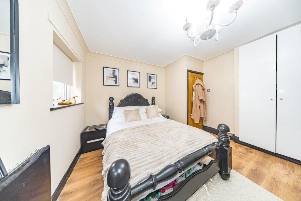 13 Hayes Avenue bedroom 2 2.jpg