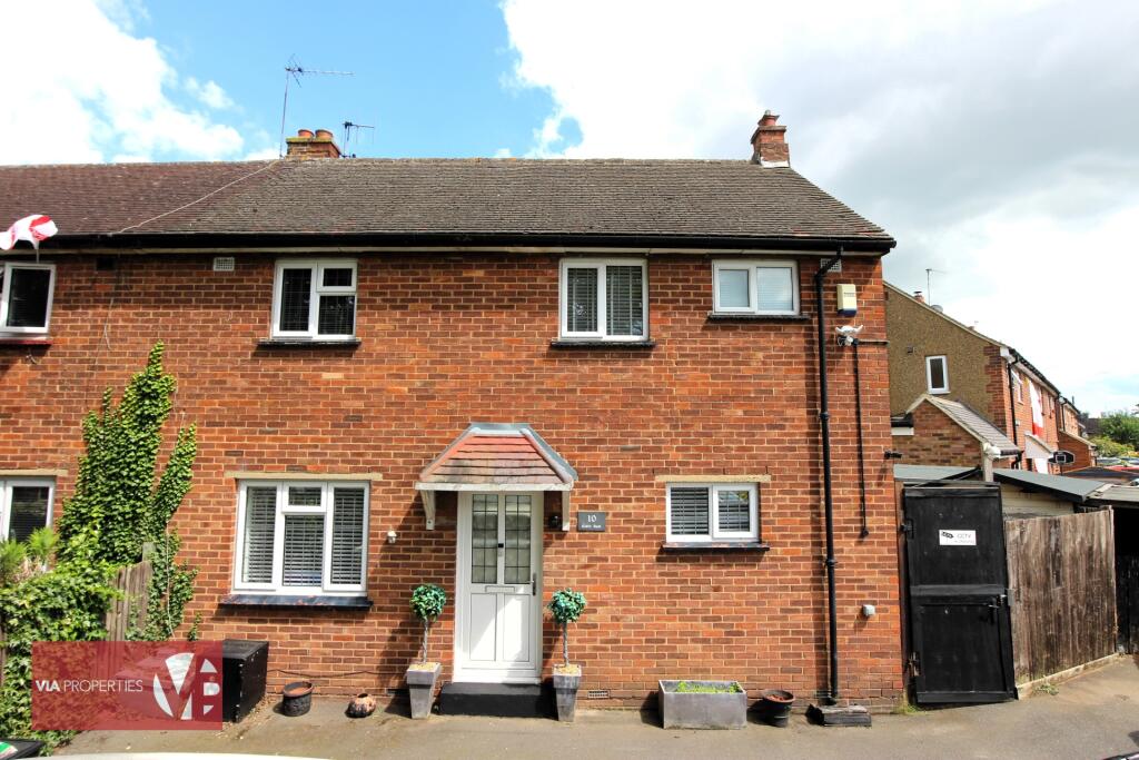 Castle Road, Hoddesdon, EN11