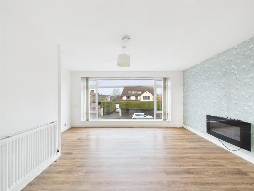 Fairmile Gardens, Longford, Gloucester, Gloucestershire, GL2