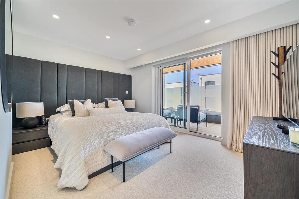 Spacious Double Bedroom