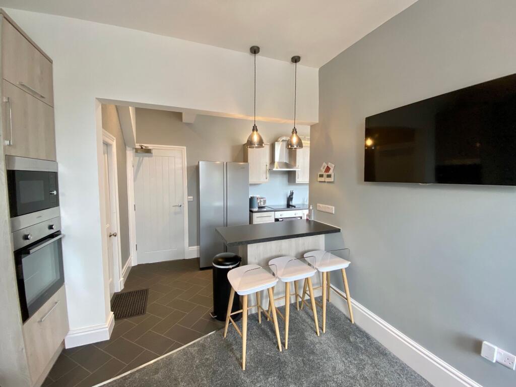 Kitchen &amp; Living Area