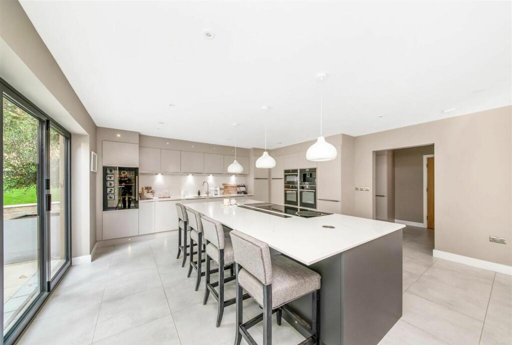 OPEN PLAN LIVING DINING KITCHEN