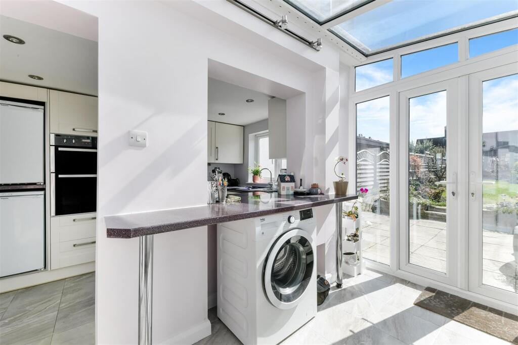 FERNDALE ROAD (8).jpg