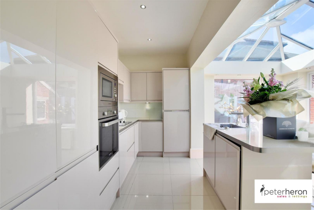 Breakfasting Kitchen