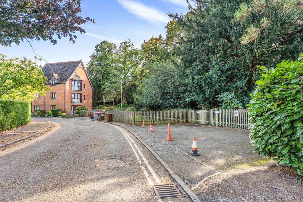 1 Hornbeam Close, Banbury-25.jpg