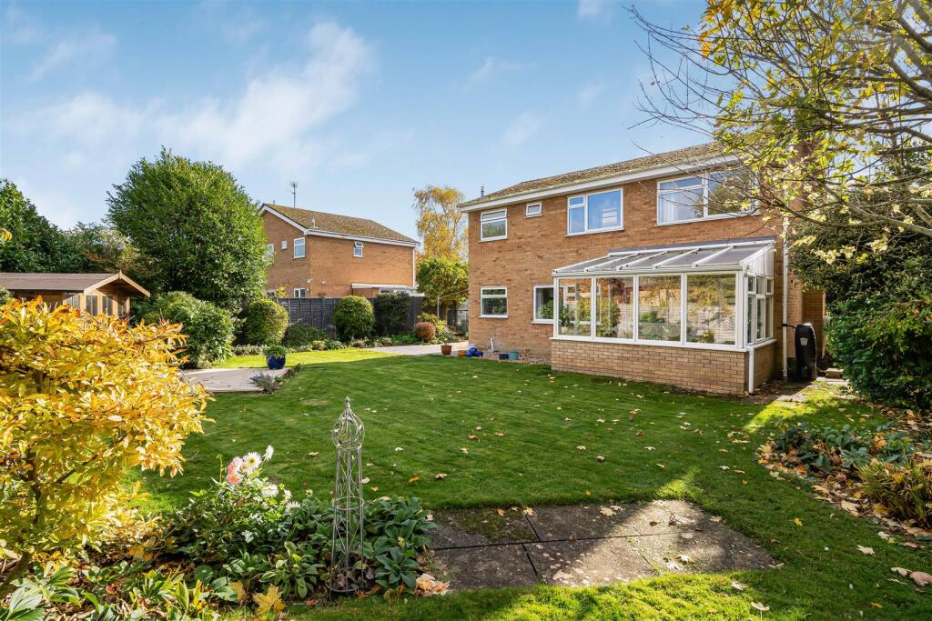 The Paddocks, Bugbrooke