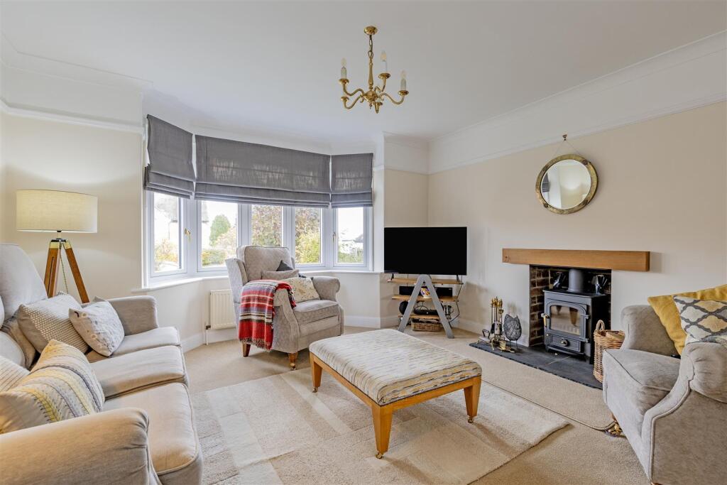 Reception Room-1.jpg