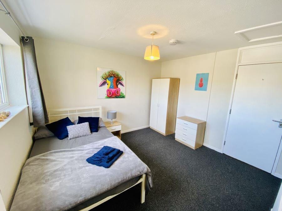 Bedroom 5.jpg