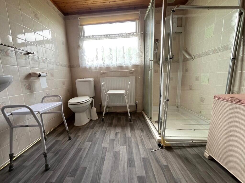Shower/utility room