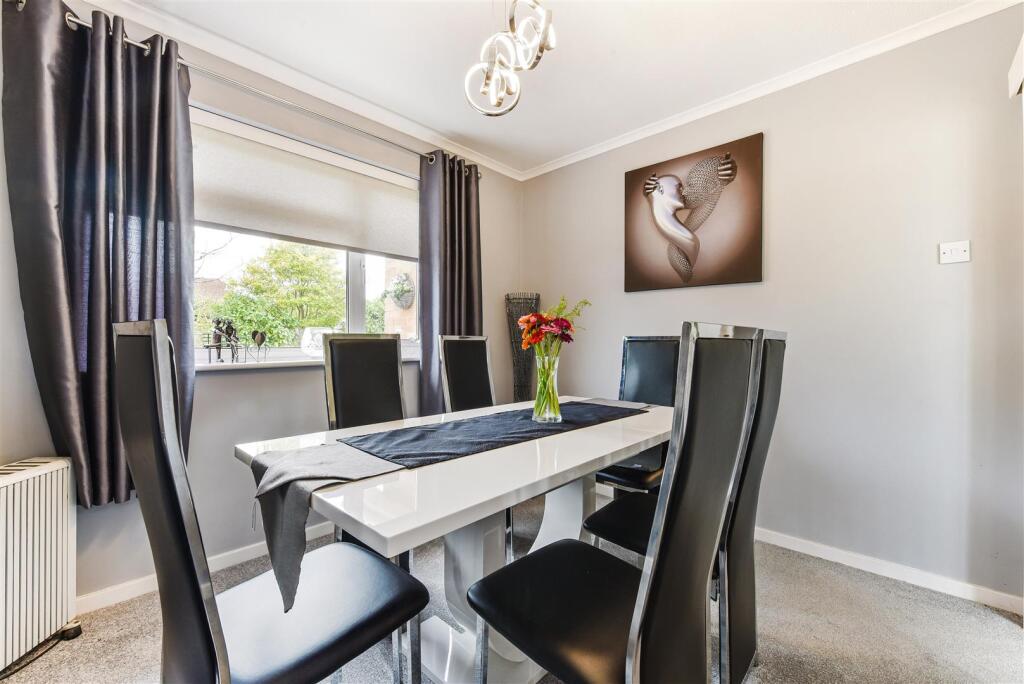 Dining Room/Bedroom 2