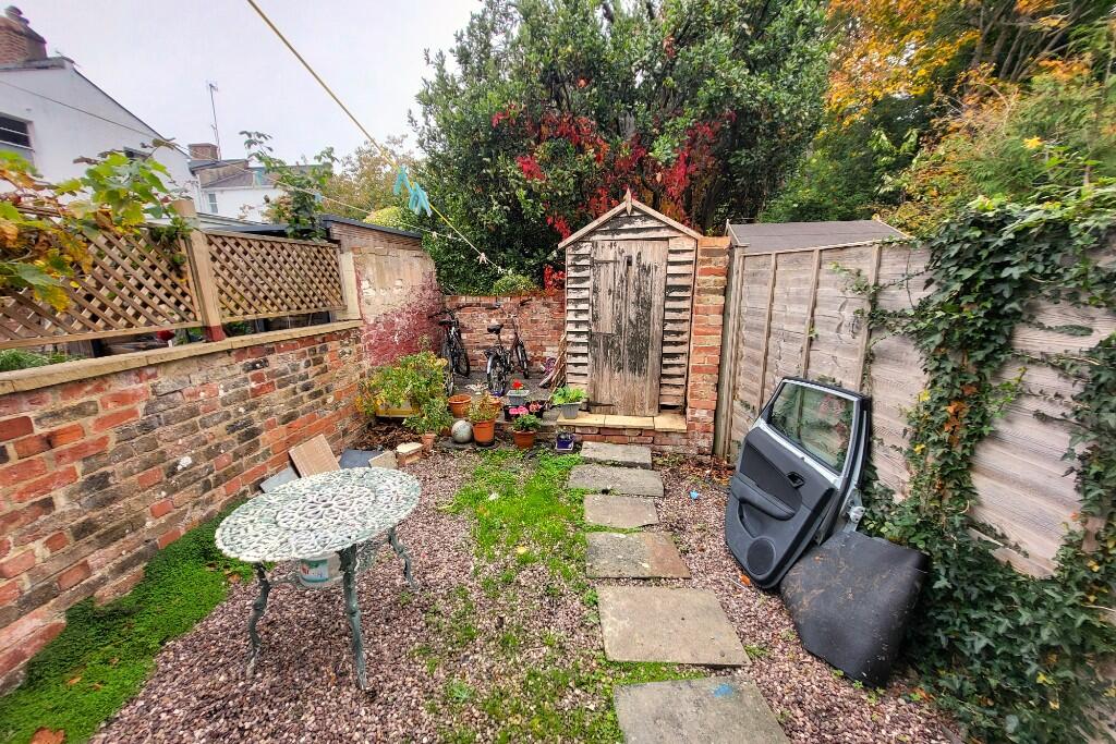 25' Town Garden 