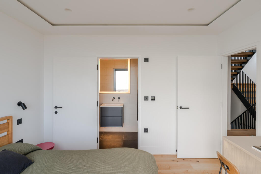 245789 - Beach End-67.jpg