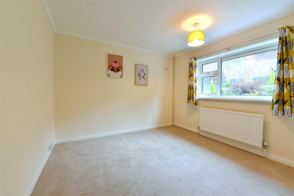 3 53a Holbrook Road.jpg