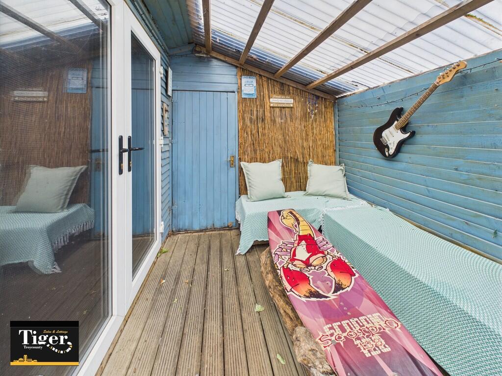 CAM02176G0-PR0664...