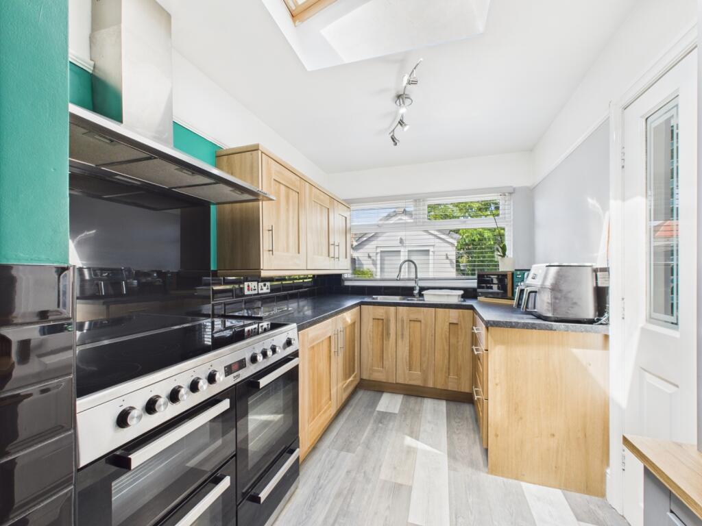 CAM02386G0-PR0139-STILL013