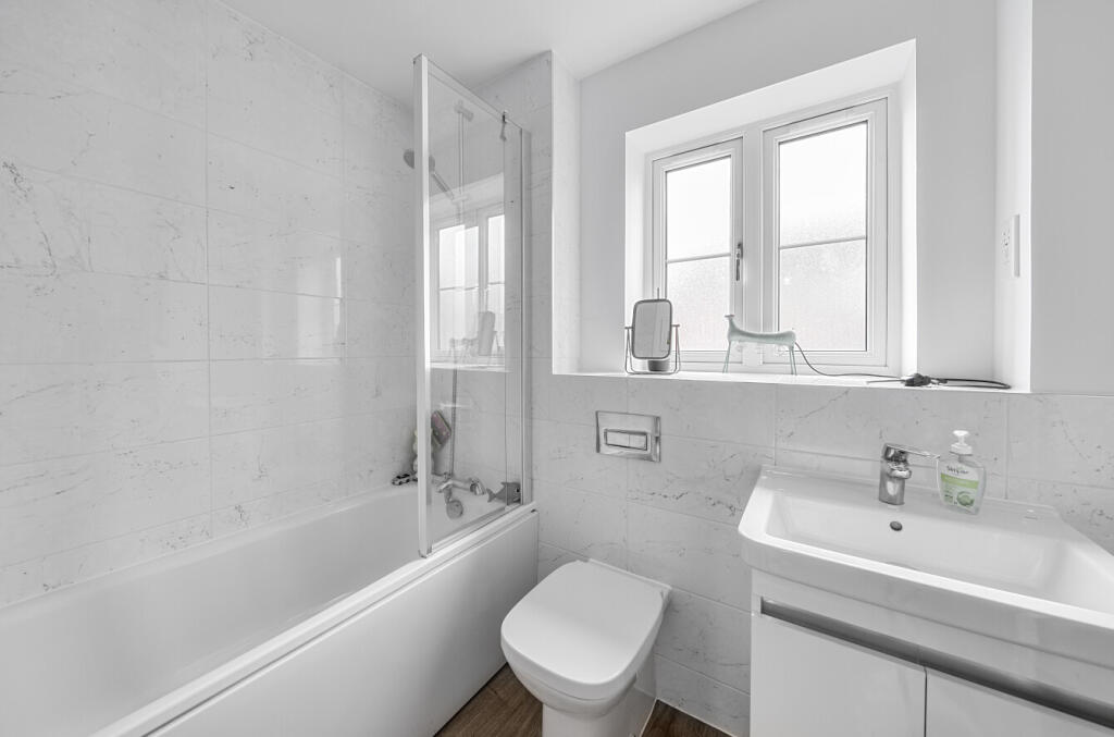 1302093-11-683ec4...