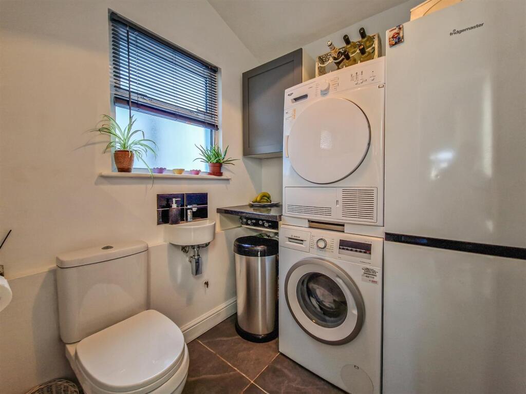 guest w.c-utility room