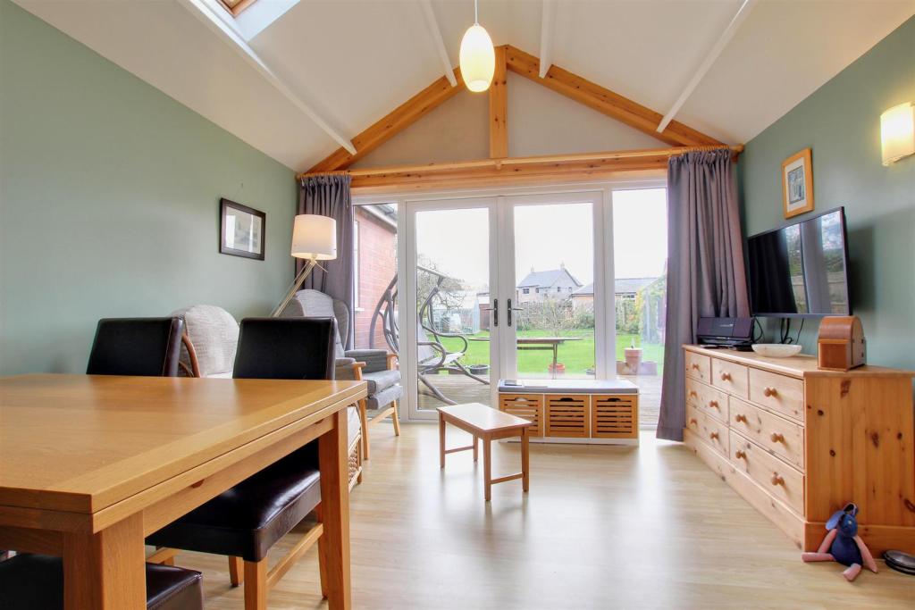 COMBINED DAY ROOM AND DINING ROOM