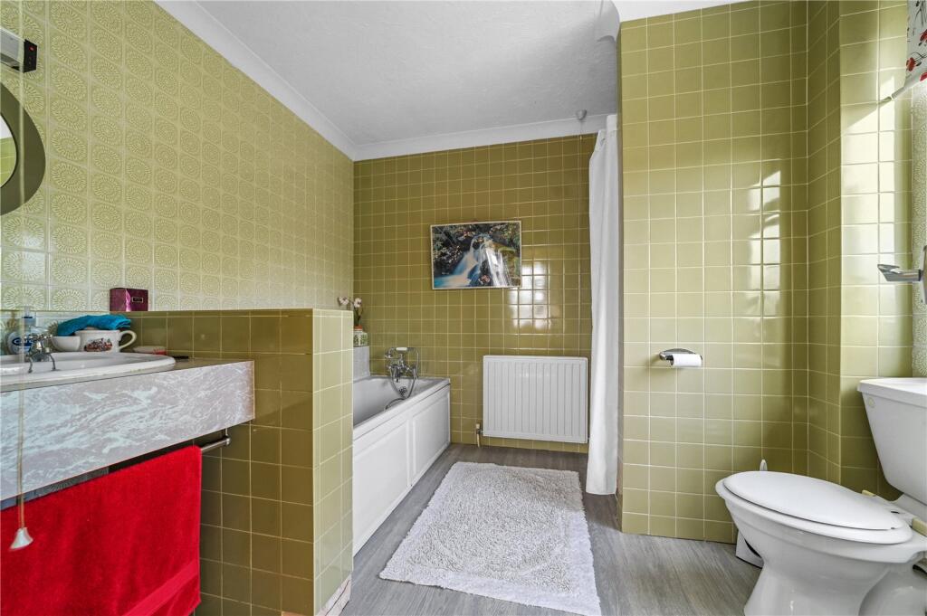 En-Suite Bathroom