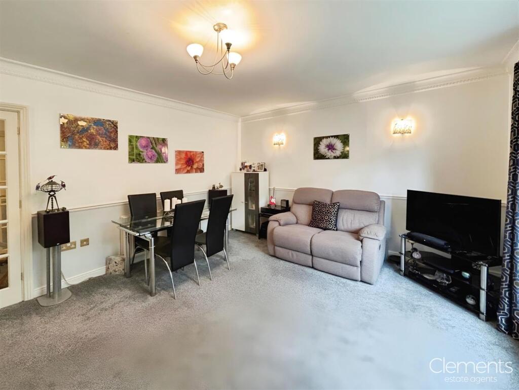 2e24c627-Lounge 201.jpg