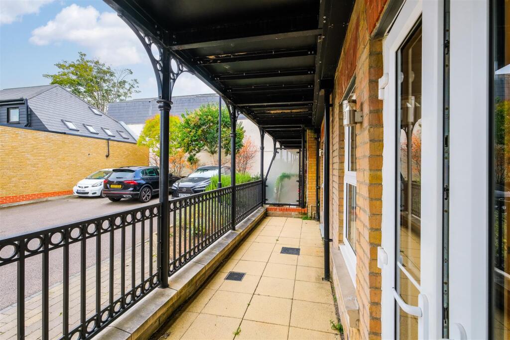 3 Ivydene Court-14.jpg