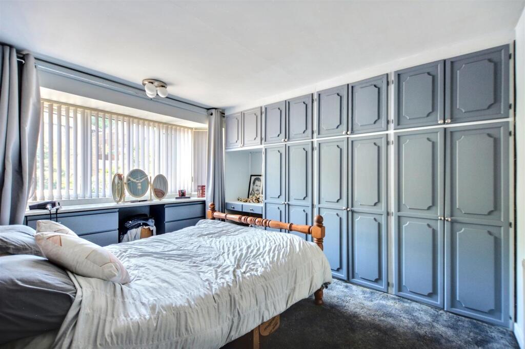 Bedroom 1_1.jpeg