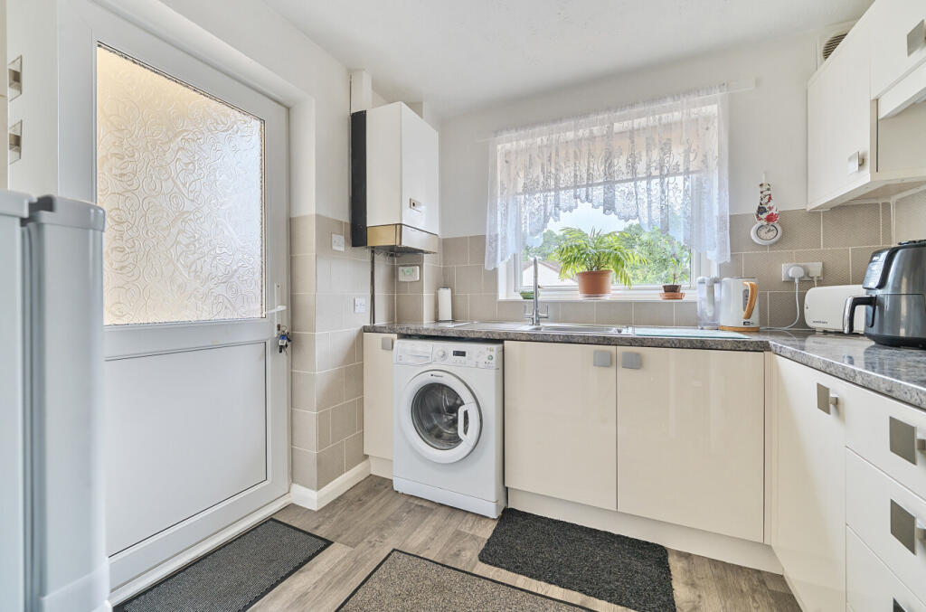 1310413-4-684bce9...