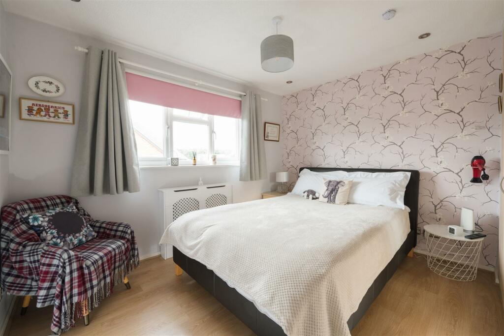 12 Elderberry Drive, Hitchin-25.jpg