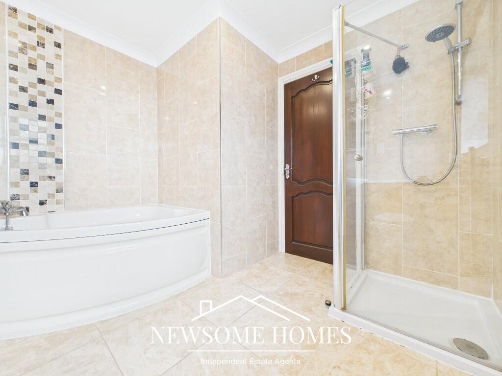 Bath/Shower Room