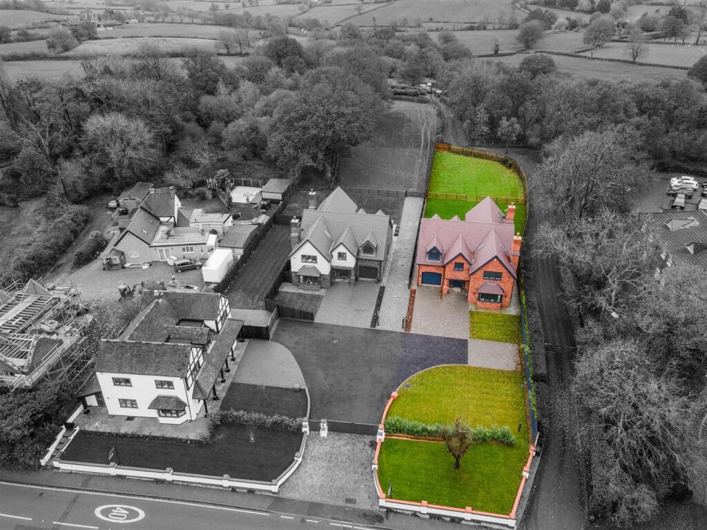 Oakley House_2 B&amp;W 2.jpg