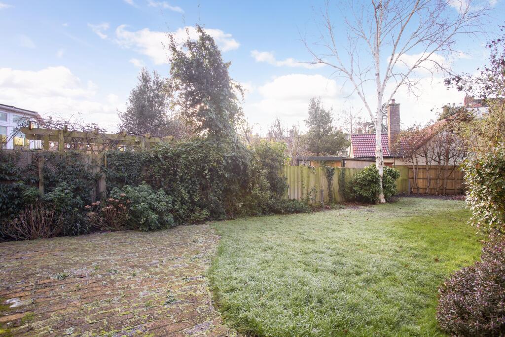 Flat 1, 49 Lebanon P