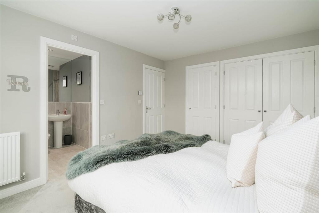 Bedroom4-4.jpg